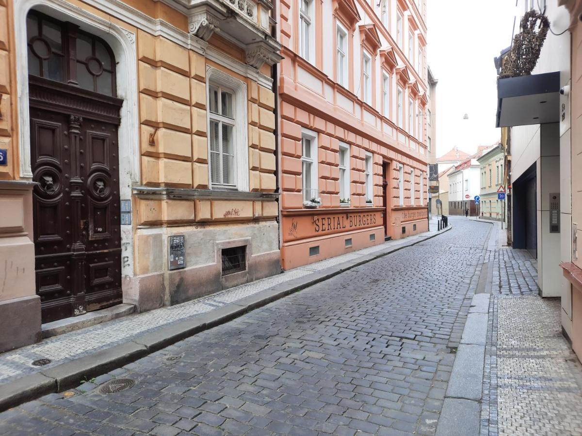 Downtown Prague Minimalistic Room In Flatshare Exterior foto