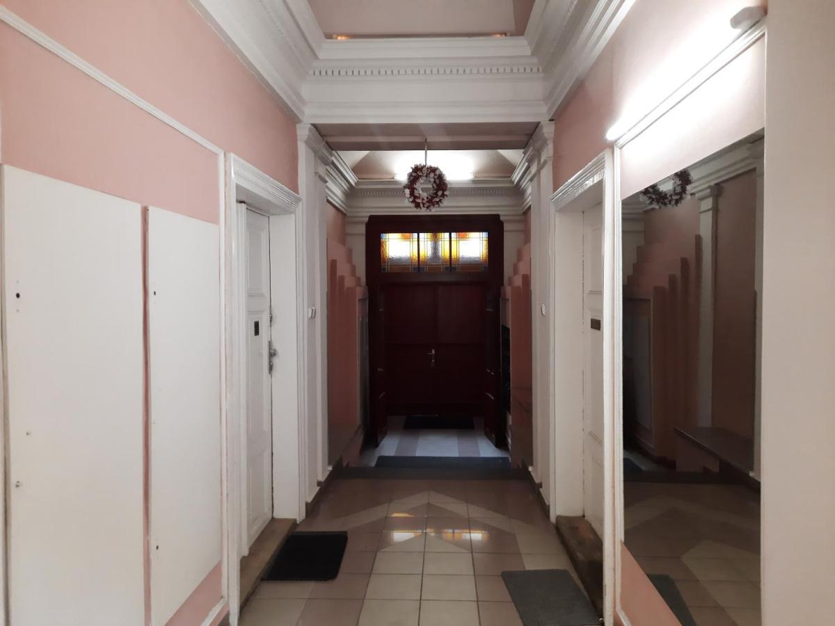 Downtown Prague Minimalistic Room In Flatshare Exterior foto
