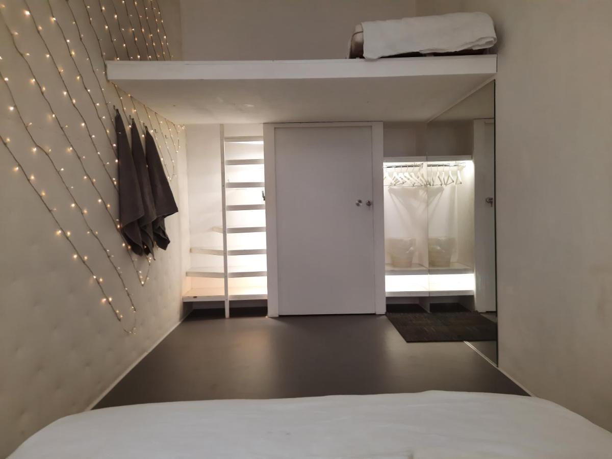 Downtown Prague Minimalistic Room In Flatshare Exterior foto