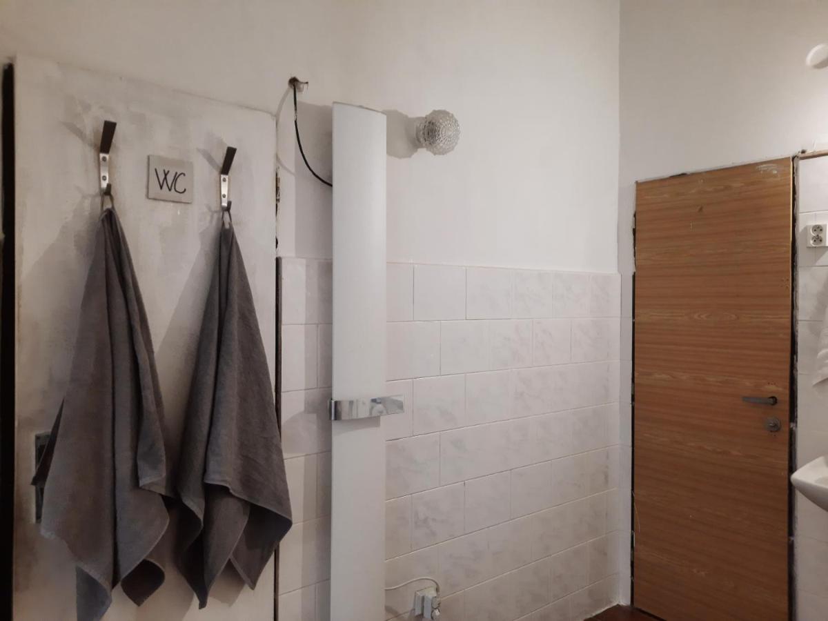 Downtown Prague Minimalistic Room In Flatshare Exterior foto